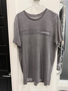 Men's Washed Gray Short-Sleeve Crewneck T-Shirt